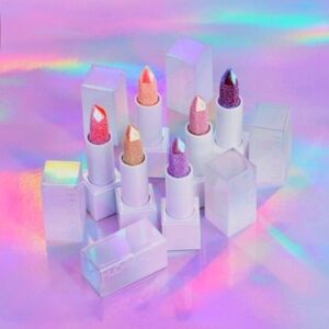 💫HOST PICK 💫 Huda Beauty Hydrating Lip Balm💄
